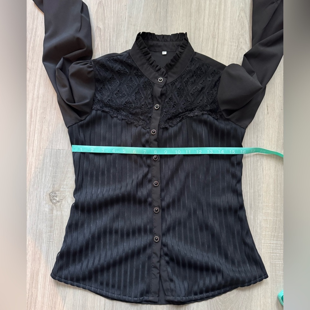 Black Victorian style shirt - Picture 4 of 7